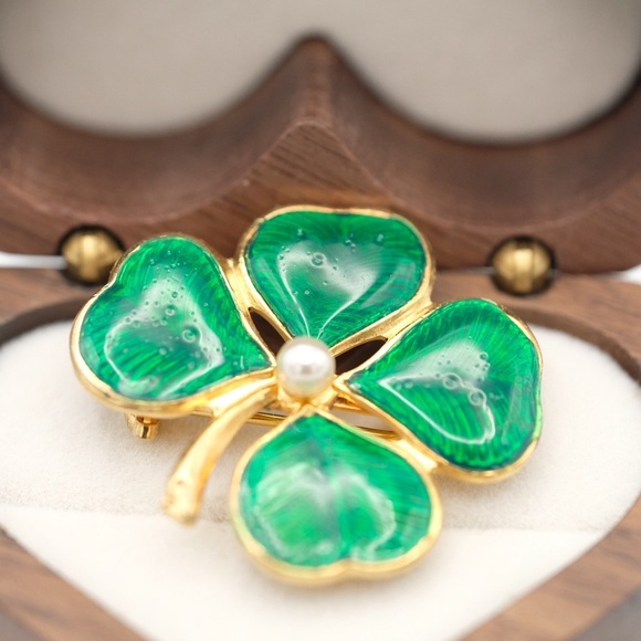 Enamel Shamrock Brooch Lucky 4 Leaf Clover 🍀 🙌🏻✨⏰💭🤝⌛️ - Picture 4 of 9